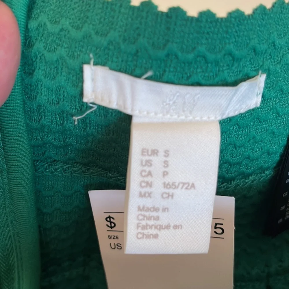 Green skirt - Picture 5 of 7